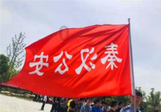 苏菲亚和安伯的休闲装